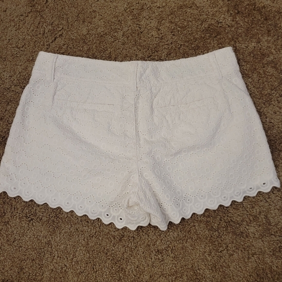 Lily Pulitzer Walsh Shorts Eyelet Size 2 - Picture 2 of 5